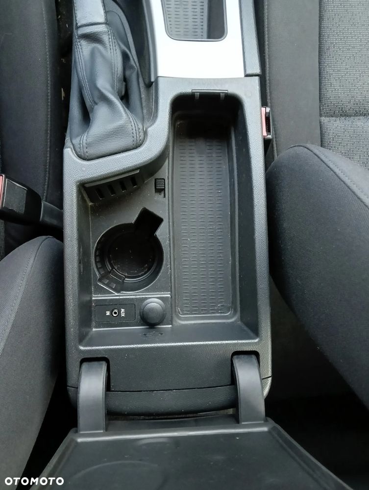 BMW Seria 3 320i - 11
