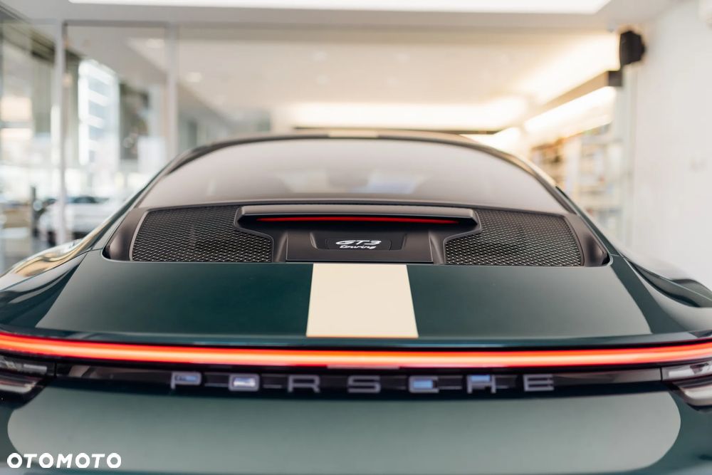 Porsche 911 GT3 Touring PDK - 25
