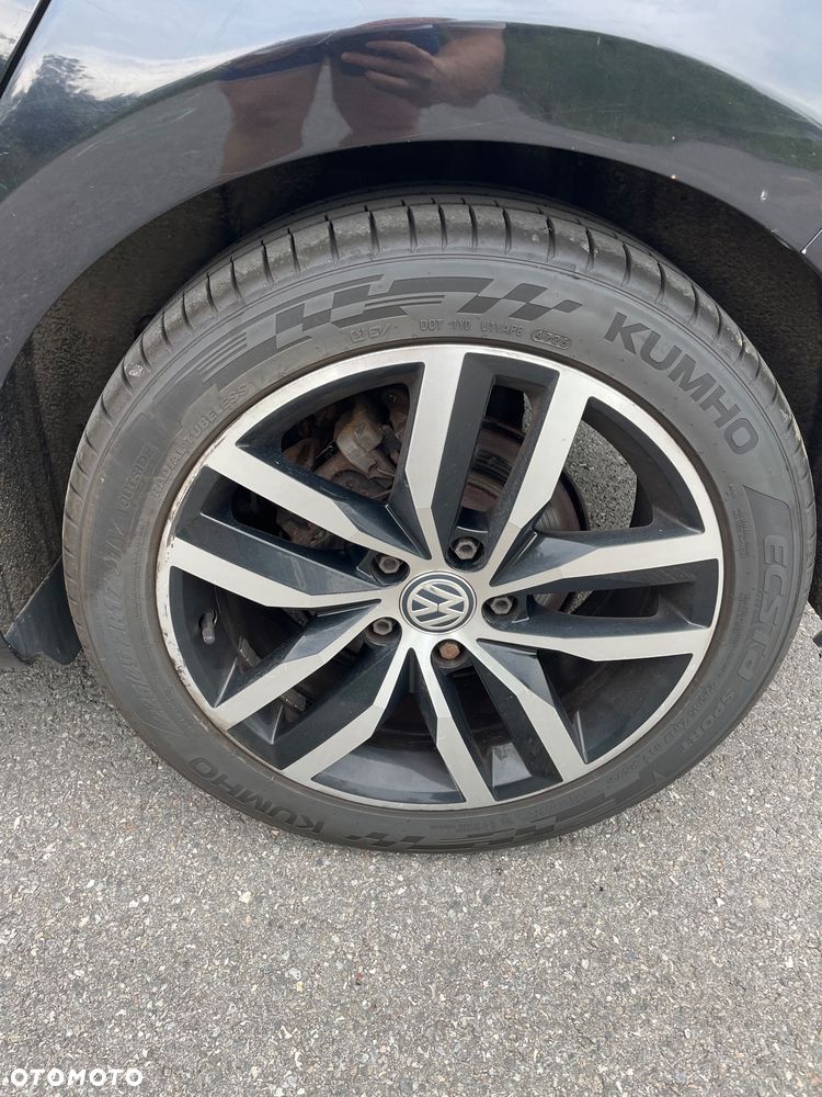 Volkswagen Golf 1.6 TDI DPF Highline - 31