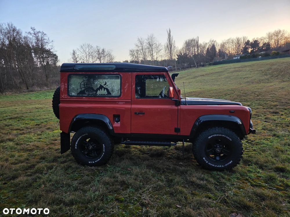 Land Rover Defender - 10