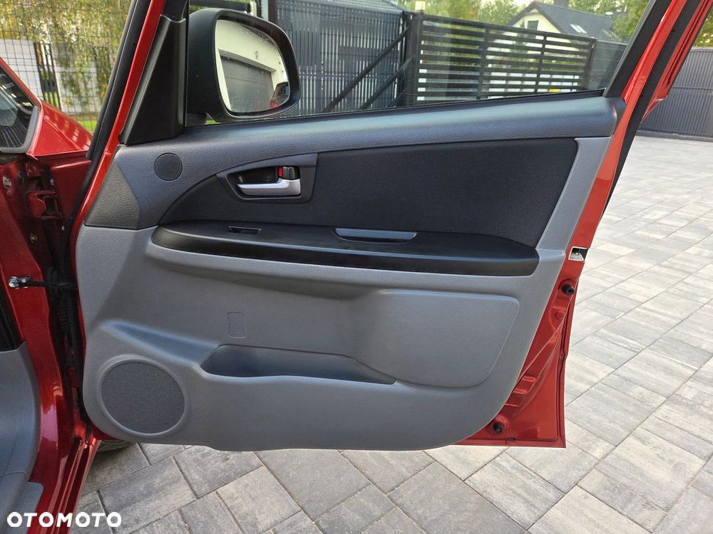 Suzuki SX4 1.9 DDiS DPF Streetline 4x2 Club - 25