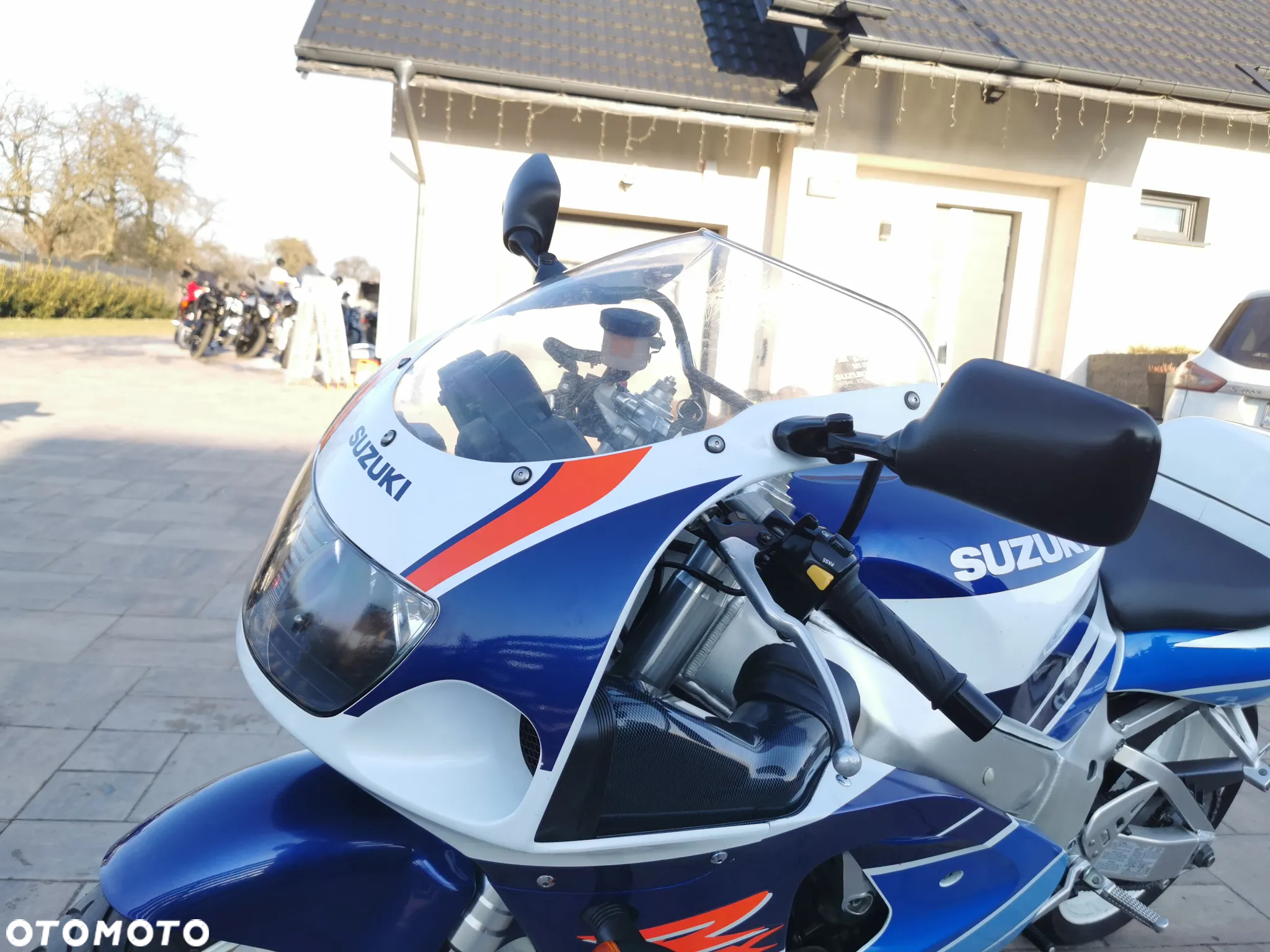 Suzuki GSX-R - 11