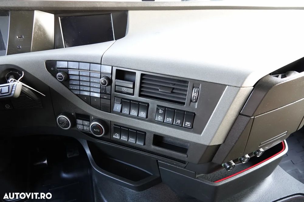 Volvo FH 500 / HIDRAULICĂ / CLIMATIZARE PARCARE / JANTE DIN ALIAJ / I-SAVE / I-SHIFT / EURO 6 - 29