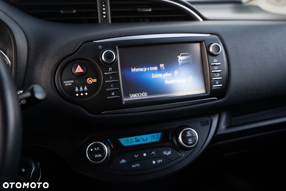 Toyota Yaris Hybrid 100 Premium EU6 - 20