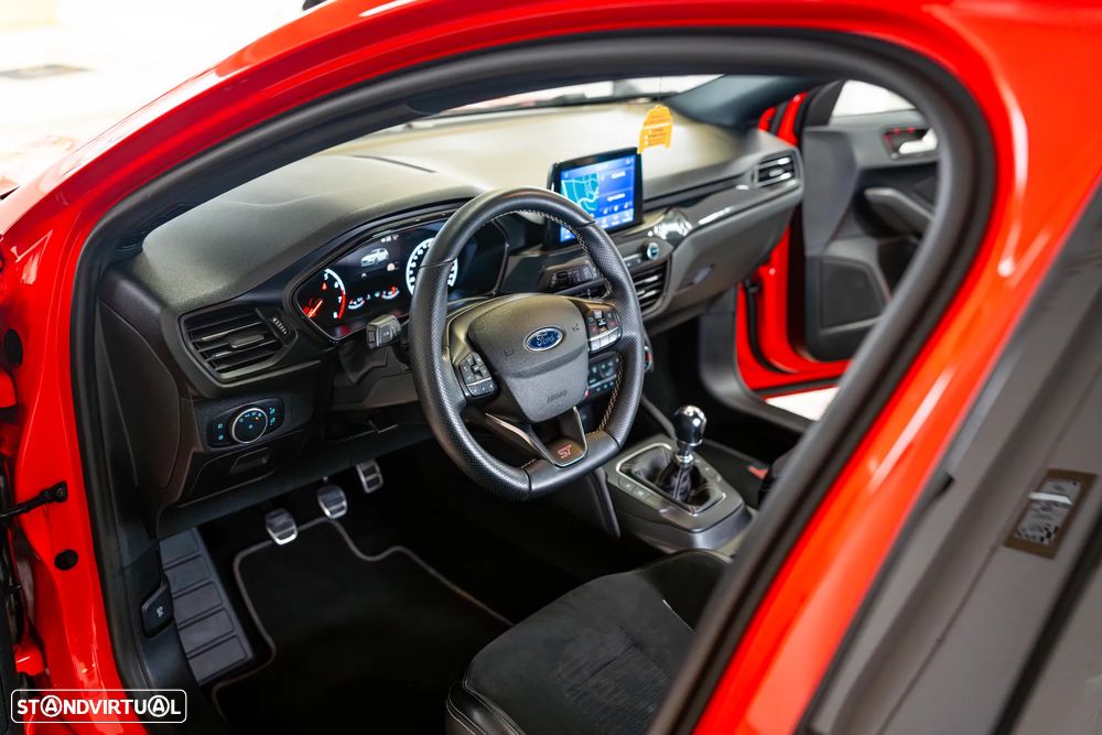 Ford Focus 2.3 EcoBoost S&S ST c/ Pack Estilo - 10