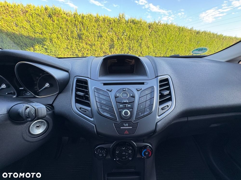Ford Fiesta - 23