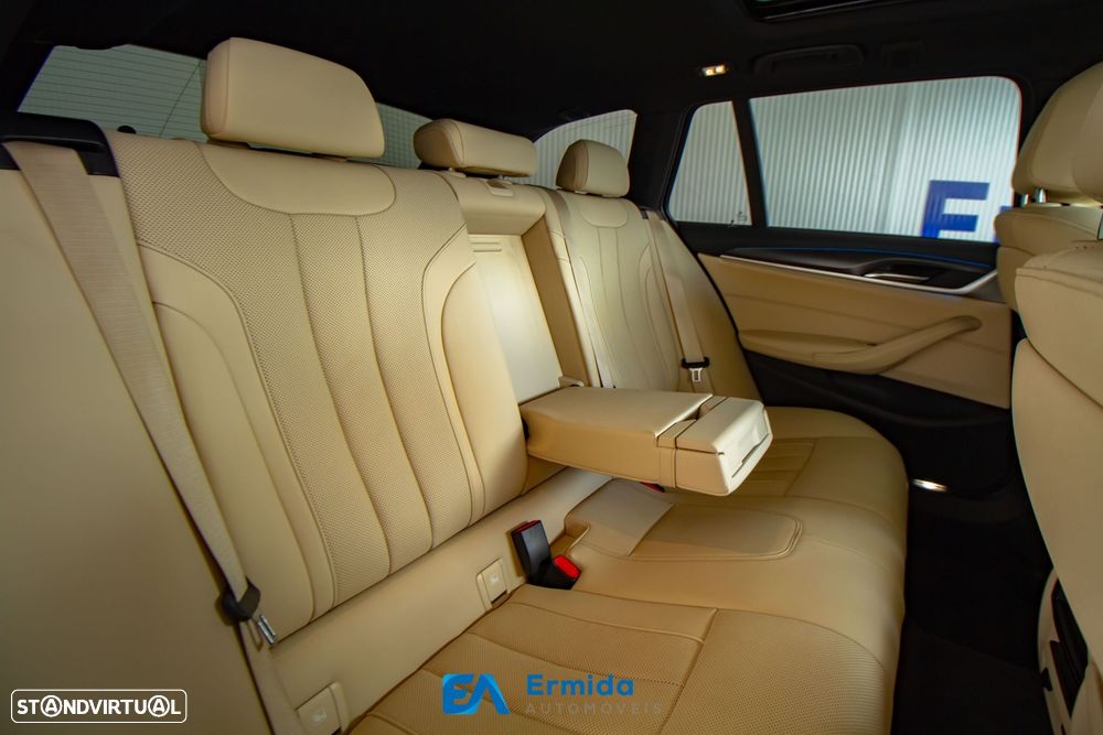 BMW 530 e Pack Desportivo M - 24