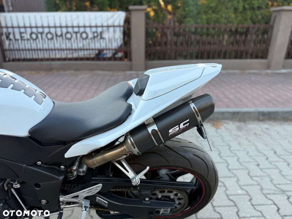 Yamaha R1 - 24