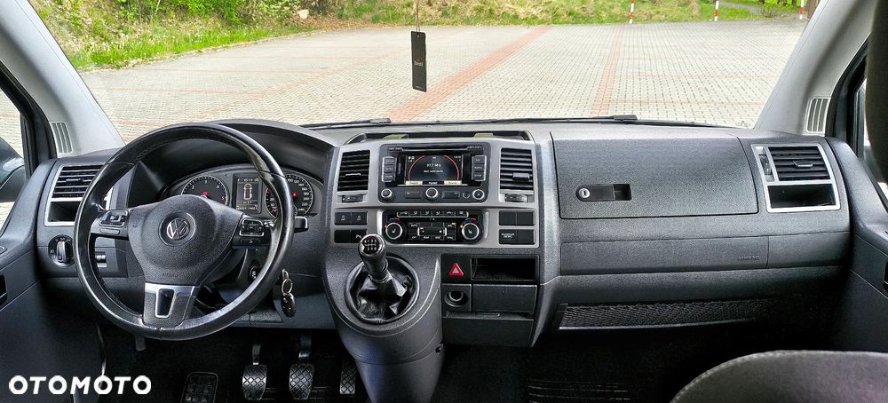 Volkswagen Caravelle - 15
