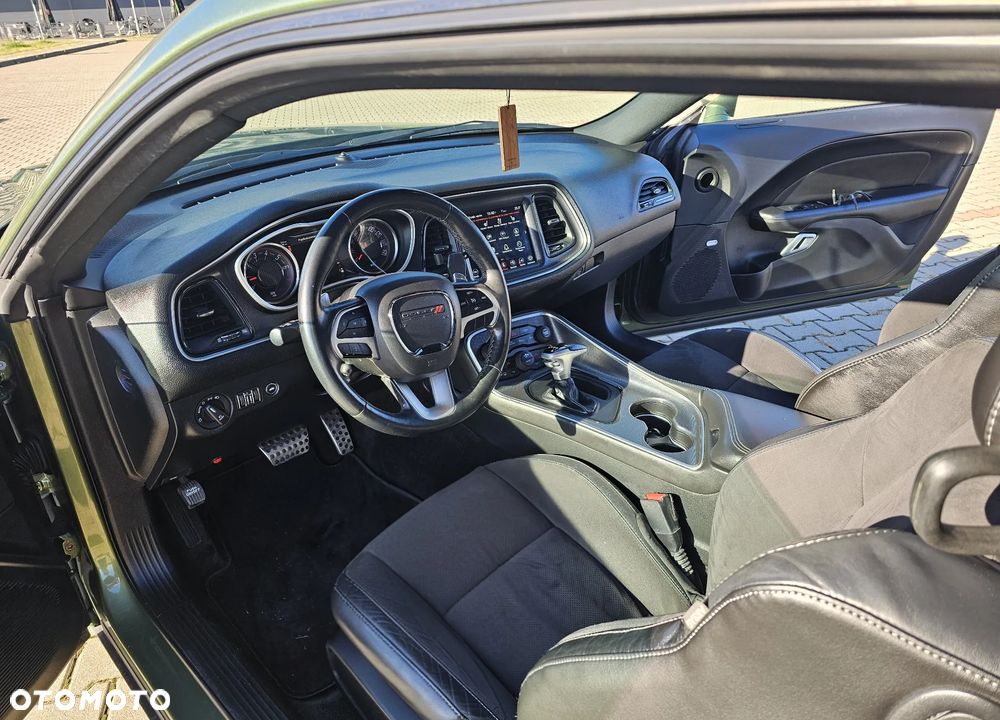 Dodge Challenger 3.6 SXT Plus - 14