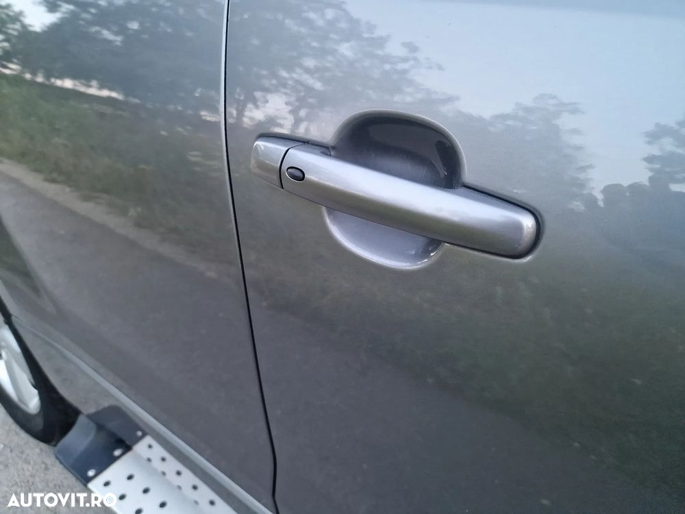 Suzuki Grand Vitara 1.9 DDiS Comfort DPF Family - 15