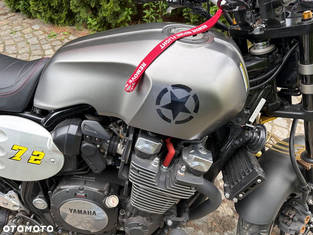 Yamaha XJR - 6