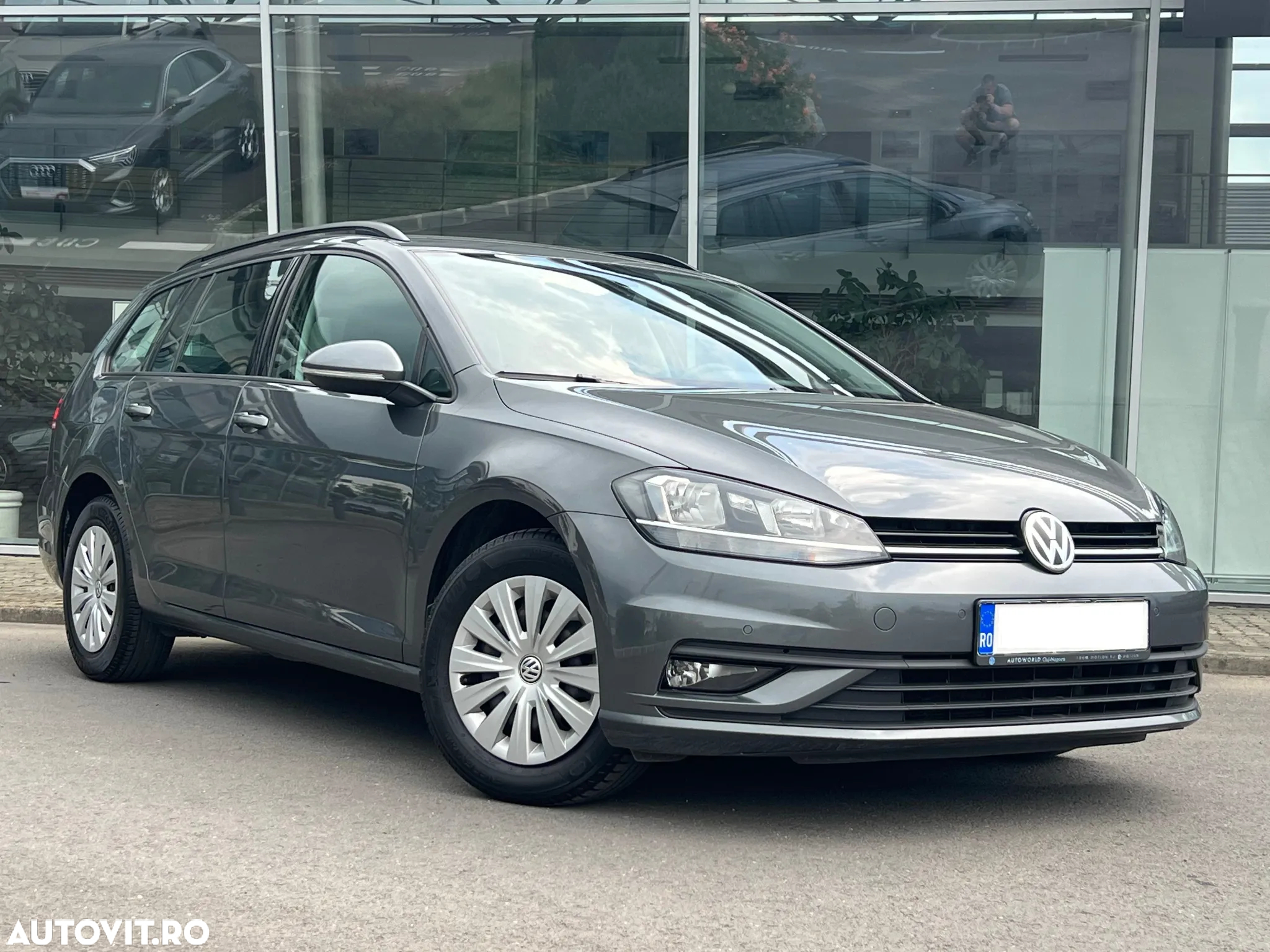 Volkswagen Golf 1.6 TDI Comfortline - 6