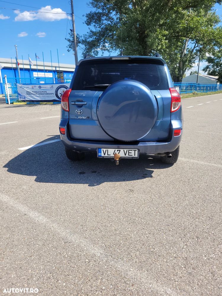 Toyota RAV4 2.2 D-4D Luxury - 4