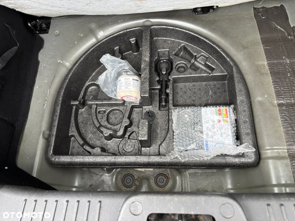 Ford Fiesta 1.6 EcoBoost ST - 24