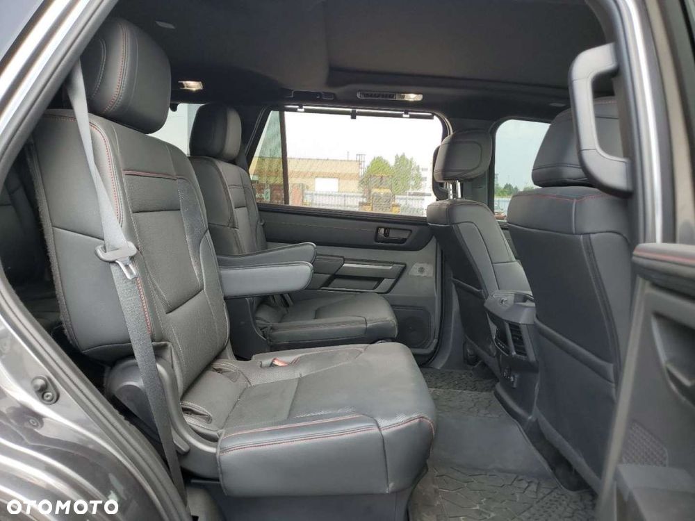 Toyota Sequoia - 6
