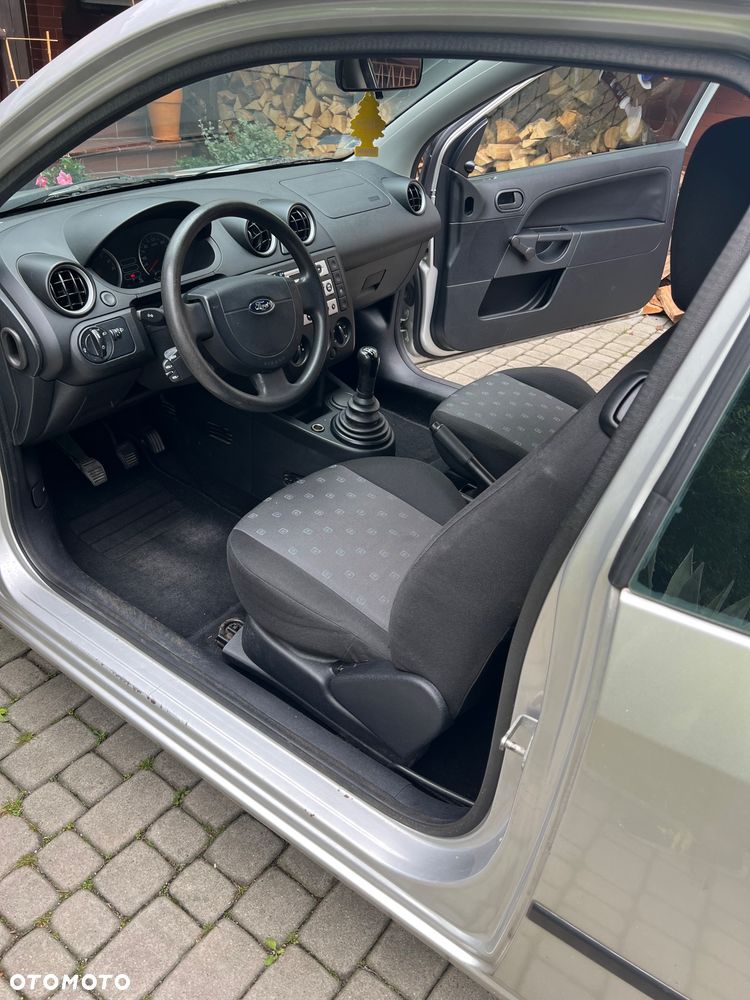 Ford Fiesta 1.3 - 4