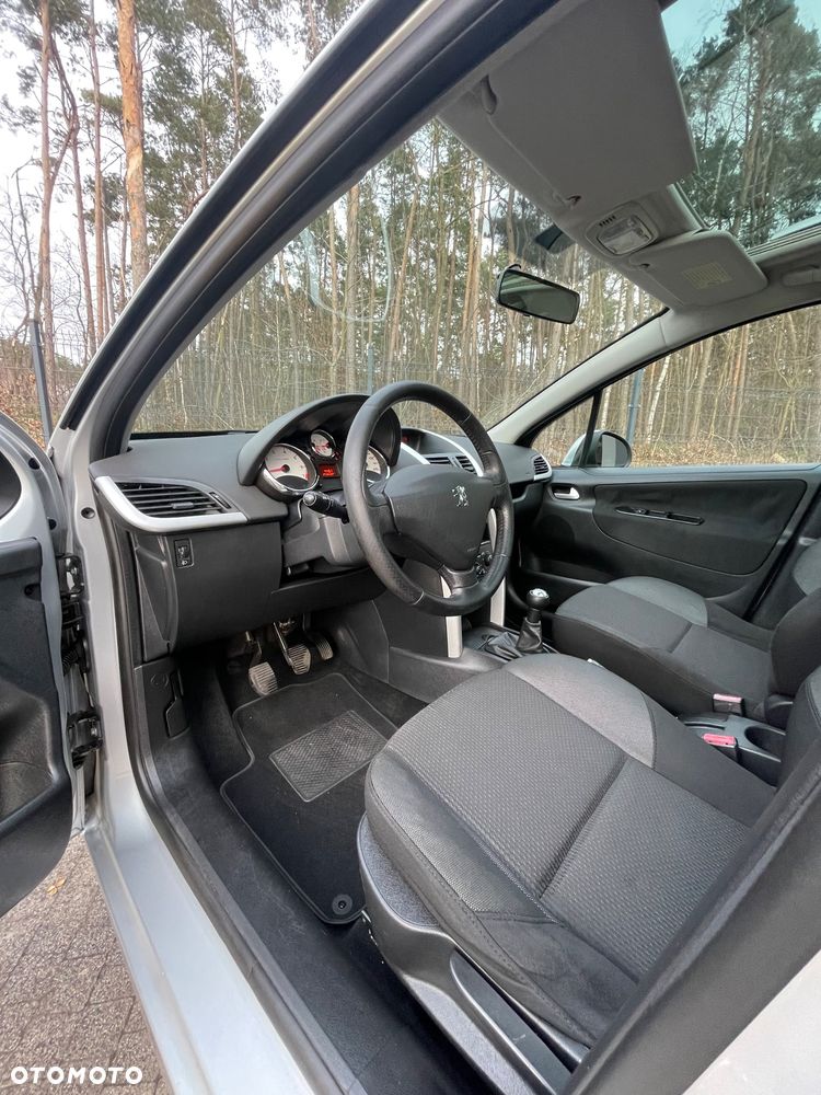 Peugeot 207 - 19