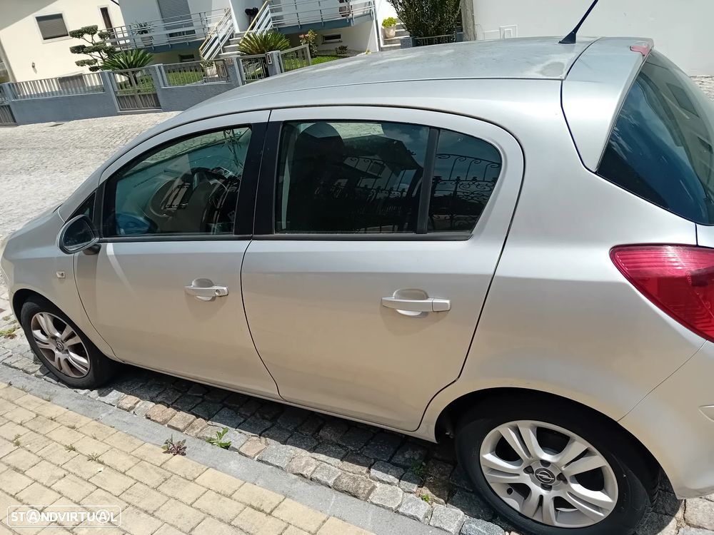 Opel Corsa 1.2 Go! - 1
