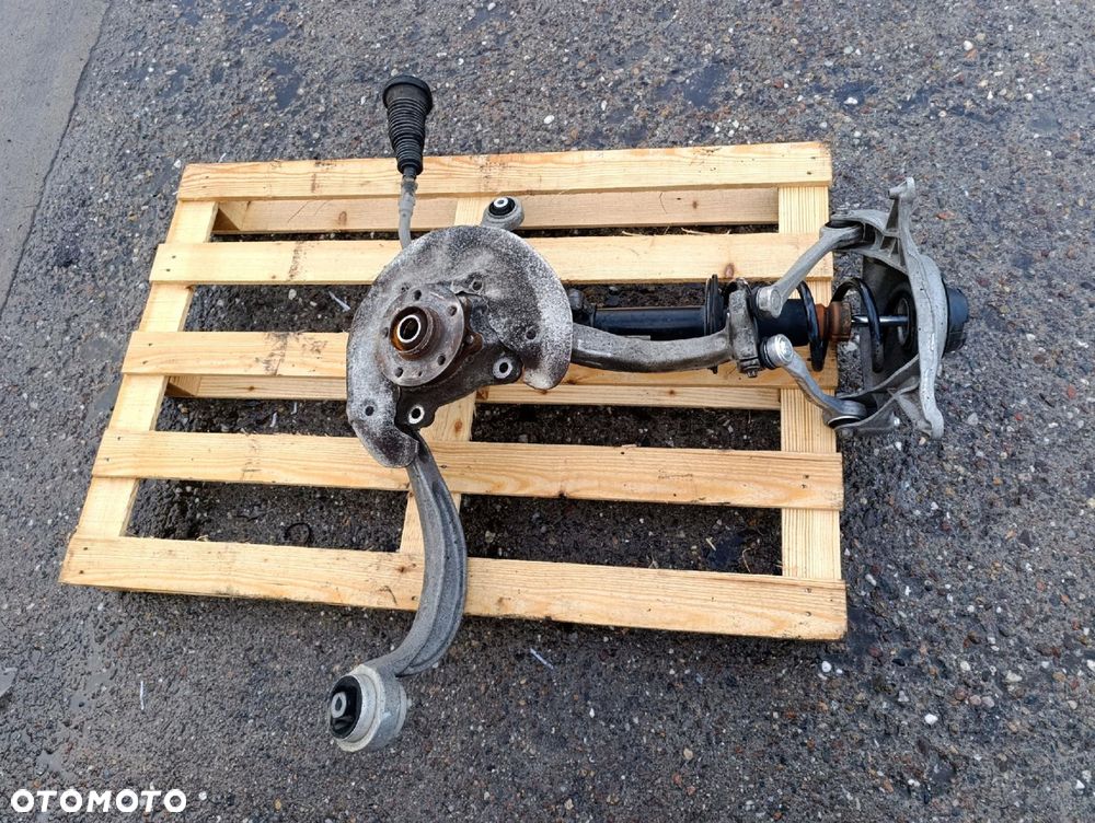 AUDI A4 B8 LIFT PRAWA ZWROTNICA AMOR WAHACZ PRZÓD 4G0407243C - 1
