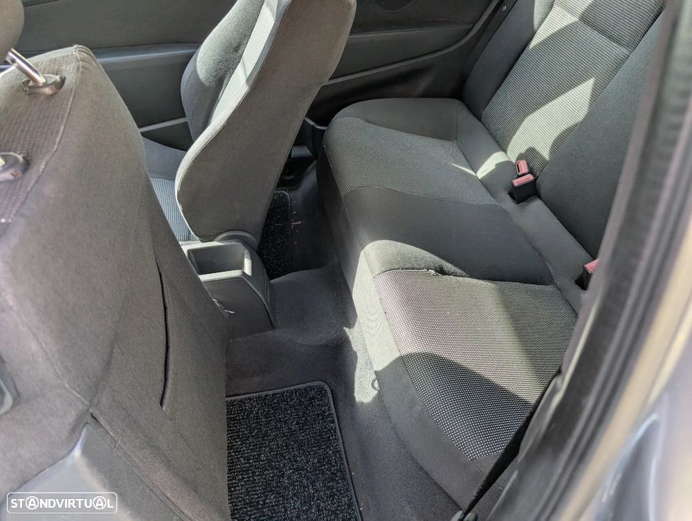 Opel Astra GTC 1.7 CDTI - 11