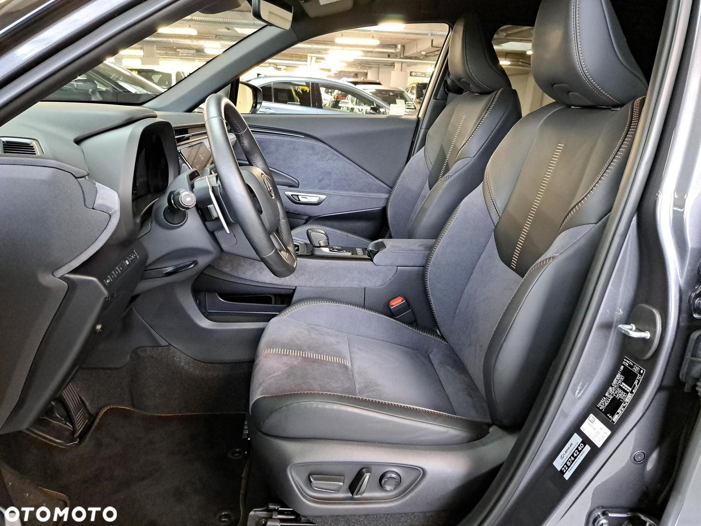 Lexus LBX 1.5 Hybrid Cool - 11
