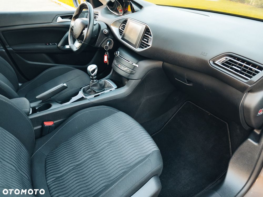 Peugeot 308 1.6 e-HDi Active S&S - 32