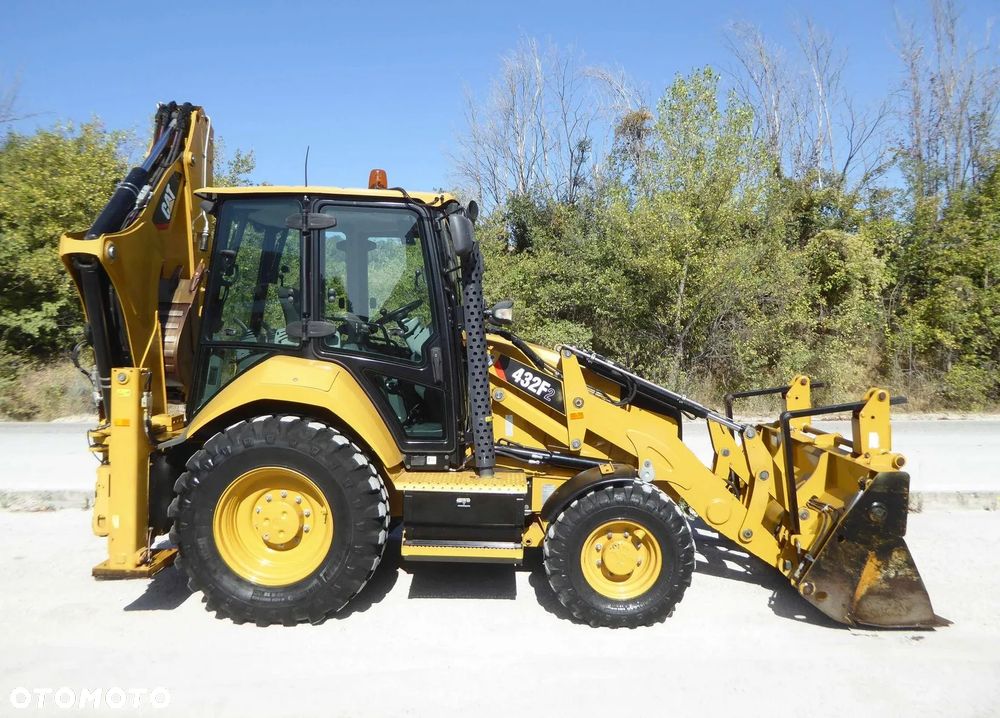 Caterpillar 432 F2 4-cylindrowy - 6