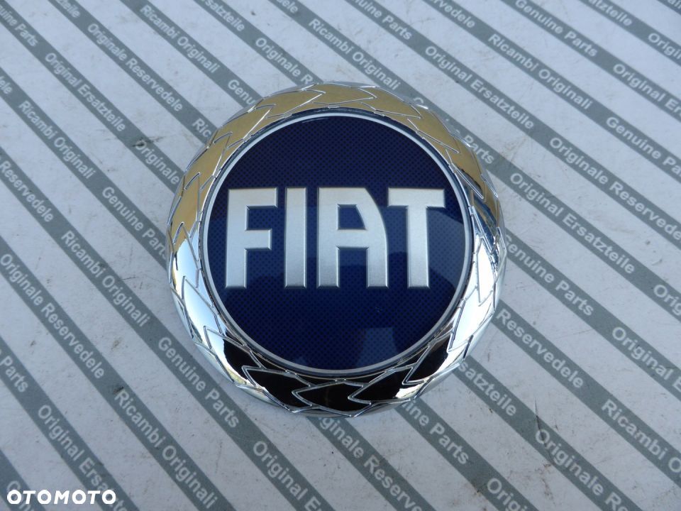 FIAT PANDA II EMBLEMAT ZNACZEK NA ŚRUBKĘ 95mm NOWY ORG. - 1