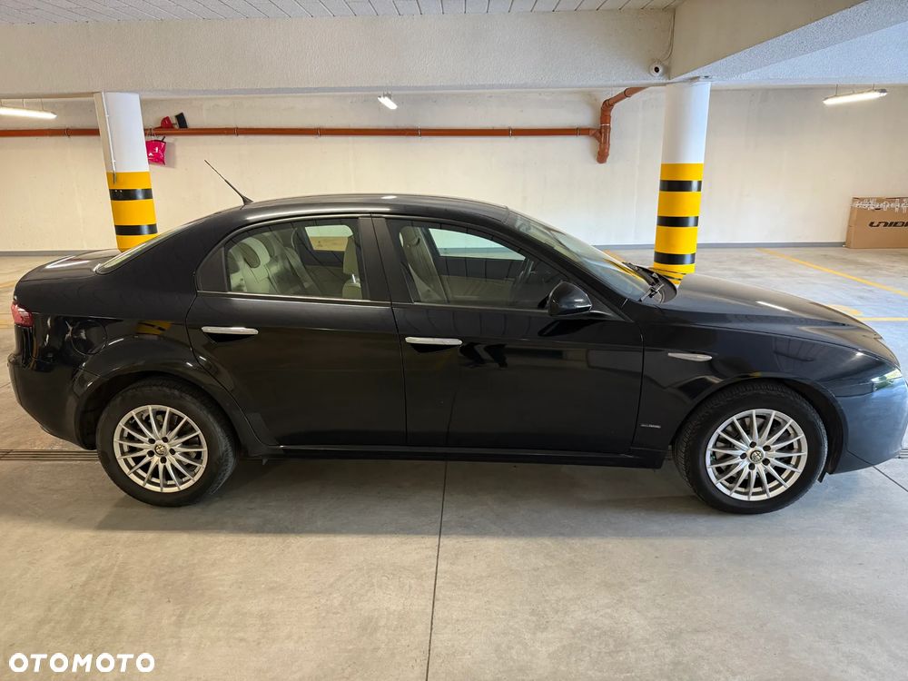 Alfa Romeo 159 2006 photo 2