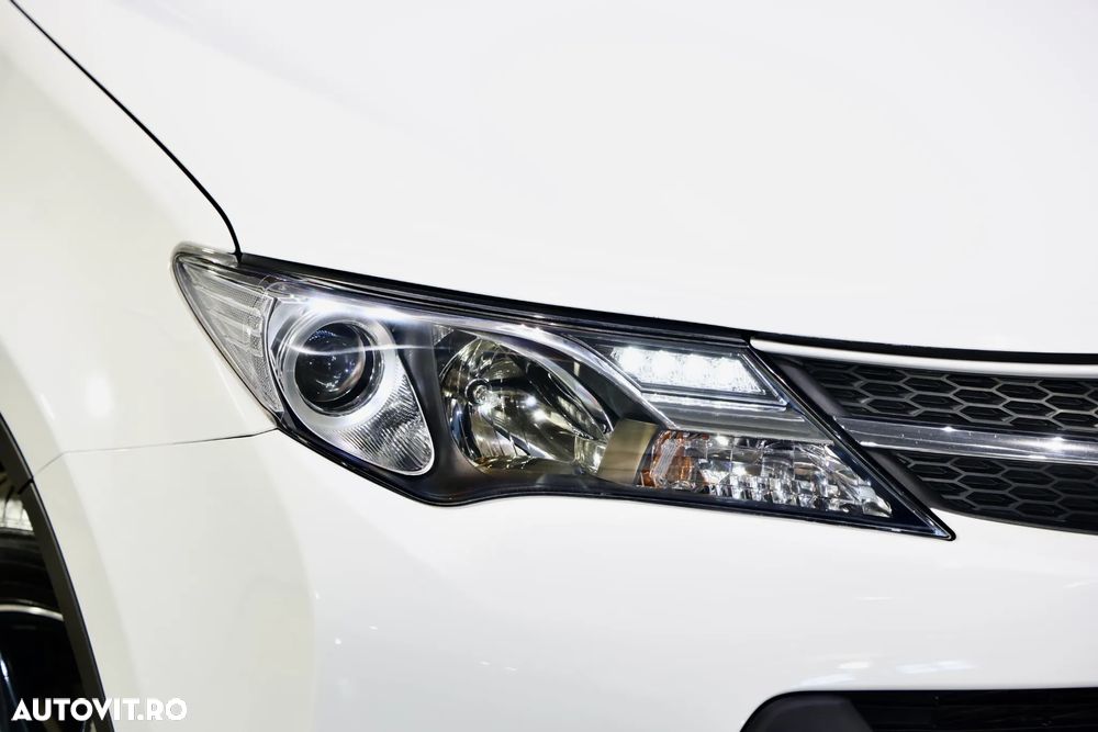 Toyota RAV4 2.0 D-4D 4x4 - 33