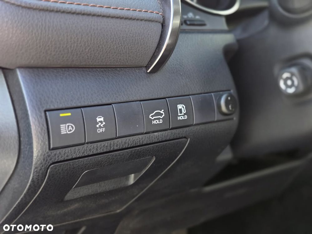 Toyota Camry 2.5 Hybrid Executive CVT - 20