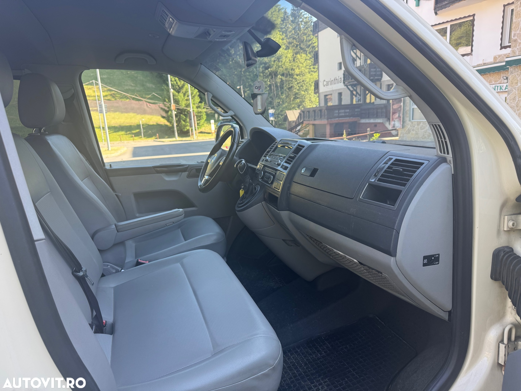Volkswagen Transporter Caravelle DSG Comfortline Lung - 4