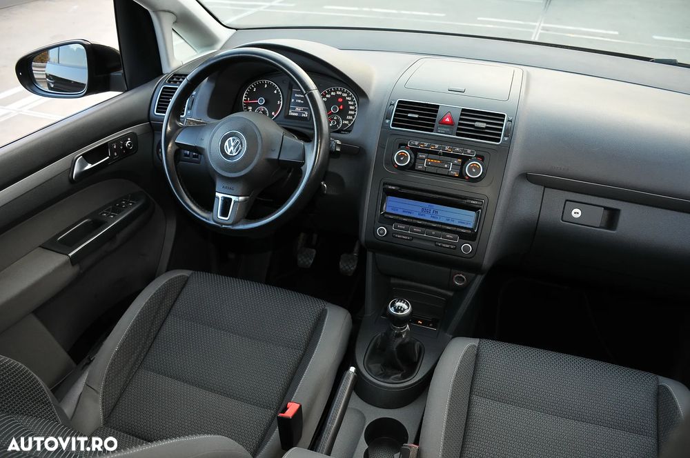 Volkswagen Touran 1.6 TDI DPF Highline - 16