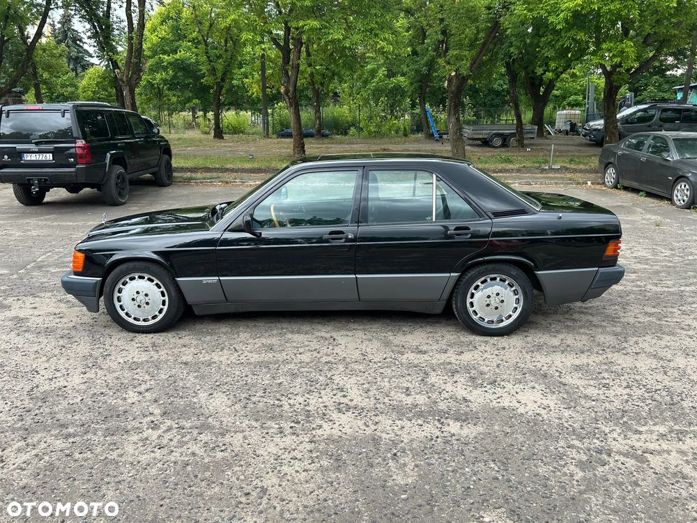 Mercedes-Benz W201 (190) - 6