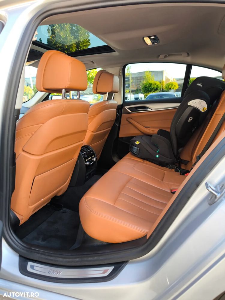 BMW Seria 5 530i xDrive AT - 9