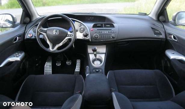 Honda Civic 1.8 Comfort - 23