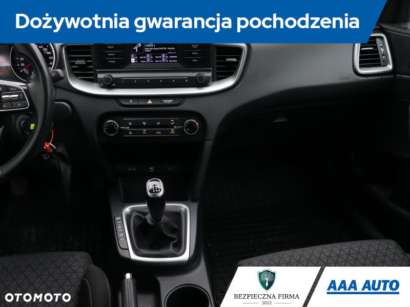 Kia Ceed - 9