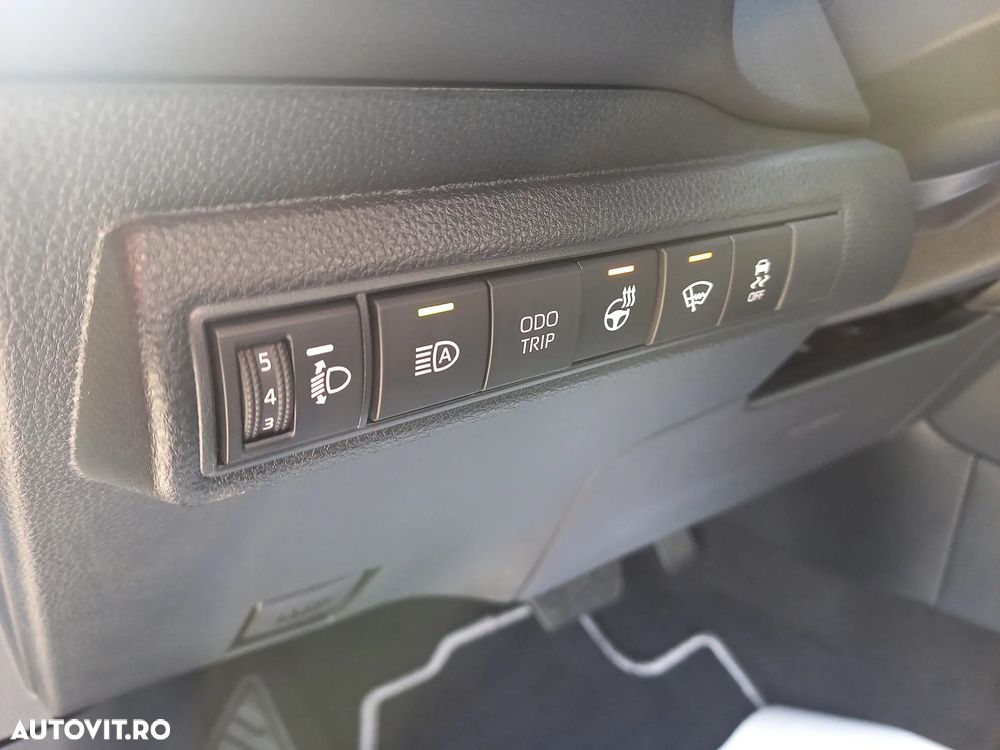 Toyota Corolla Sedan 1.8 HSD Business - 19