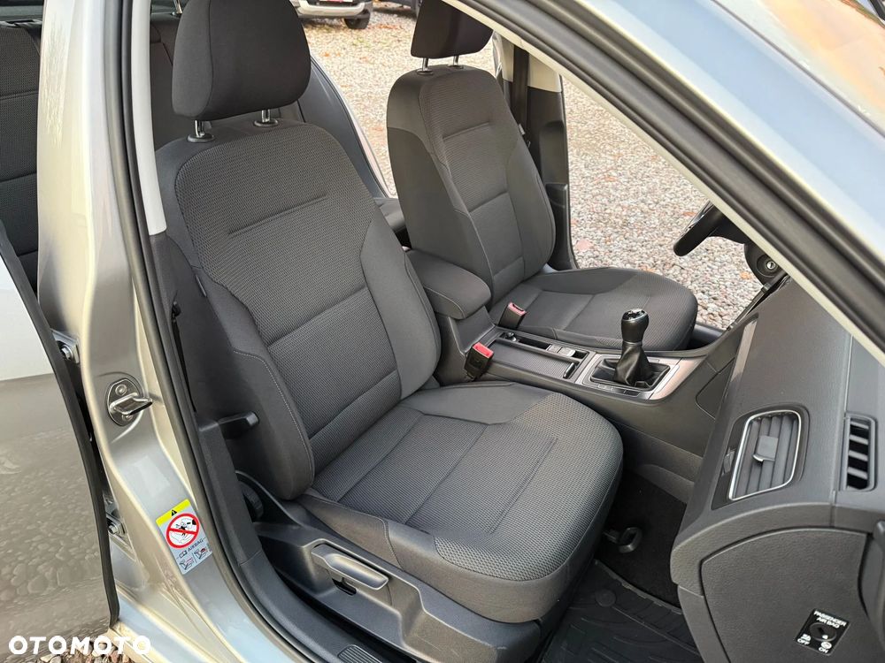 Volkswagen Golf - 18