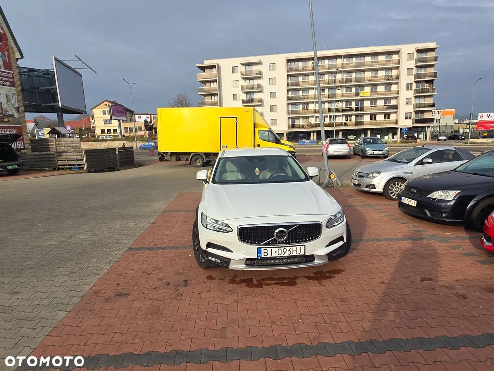Volvo V90 Cross Country - 10