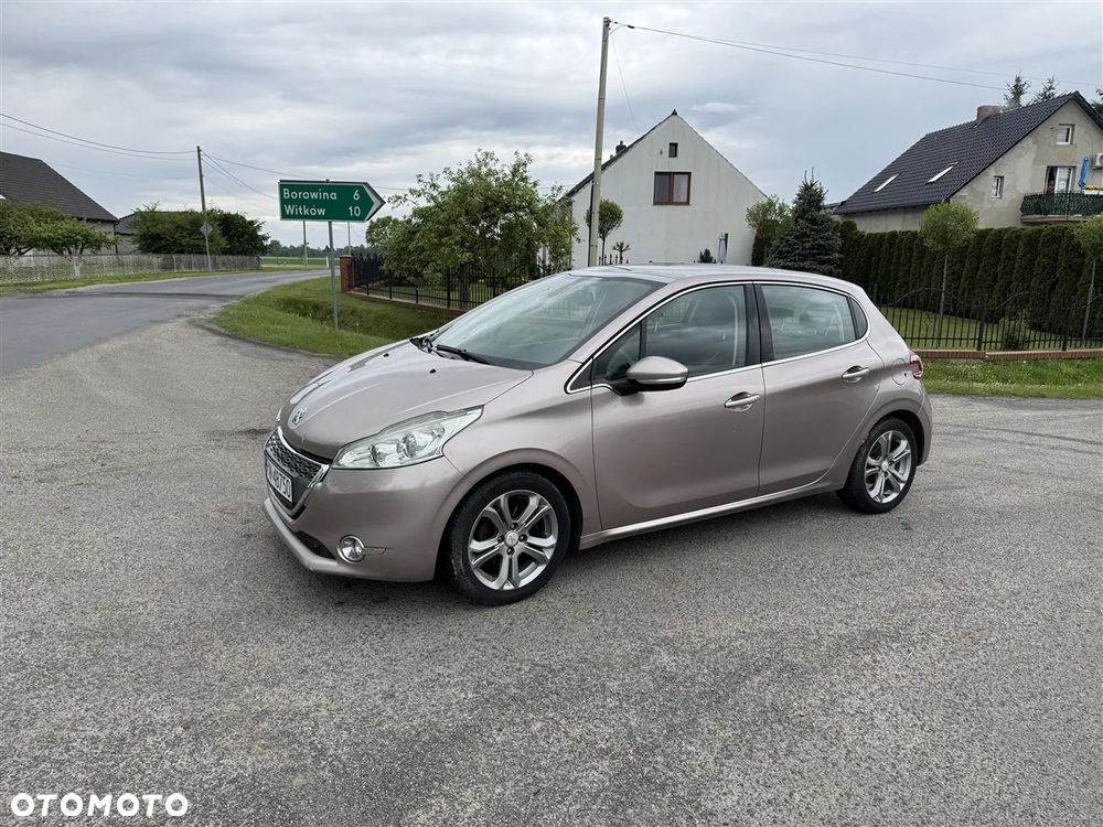 Peugeot 208 - 14