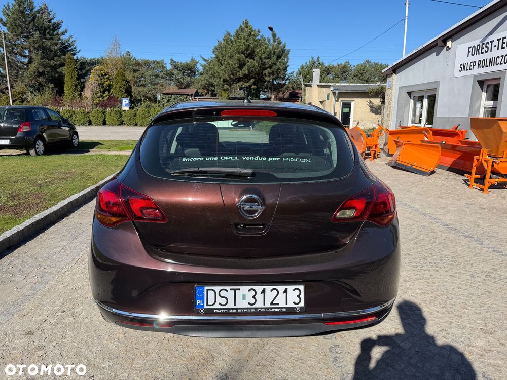 Opel Astra 1.4 T Cosmo - 11