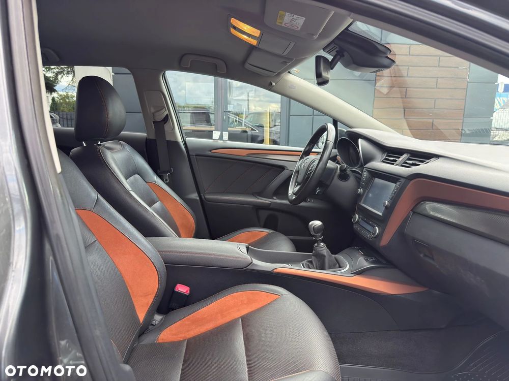 Toyota Avensis 2.0 D-4D Prestige - 15