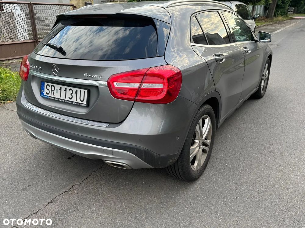 Mercedes-Benz GLA 250 4-Matic - 5
