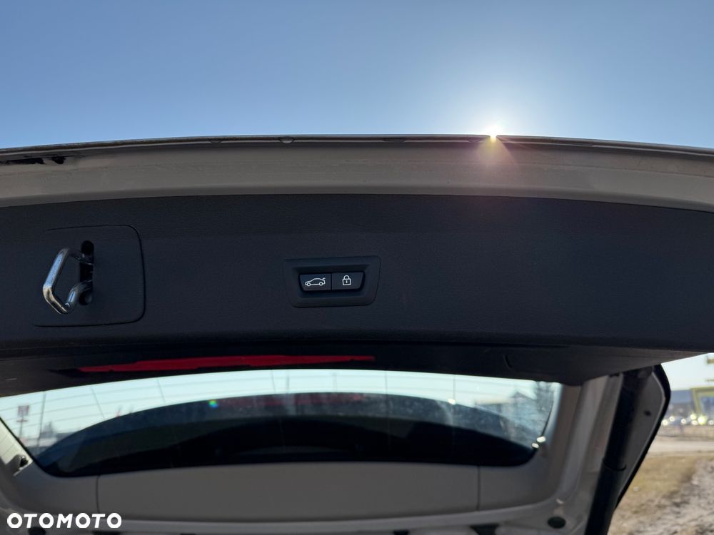 BMW X1 xDrive20d Advantage - 10