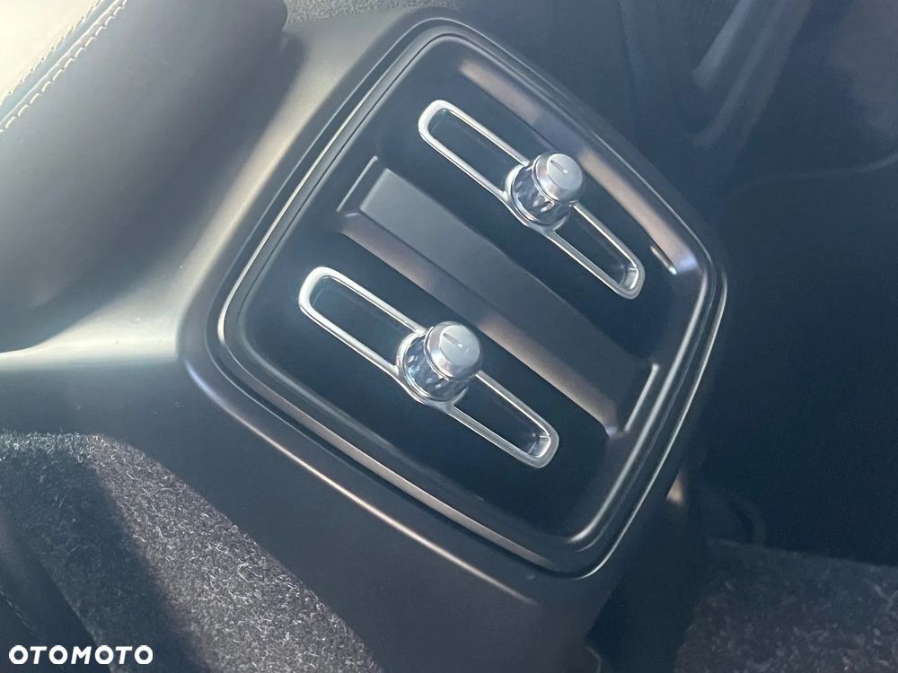 Volvo XC 40 T4 AWD Geartronic R-Design - 28