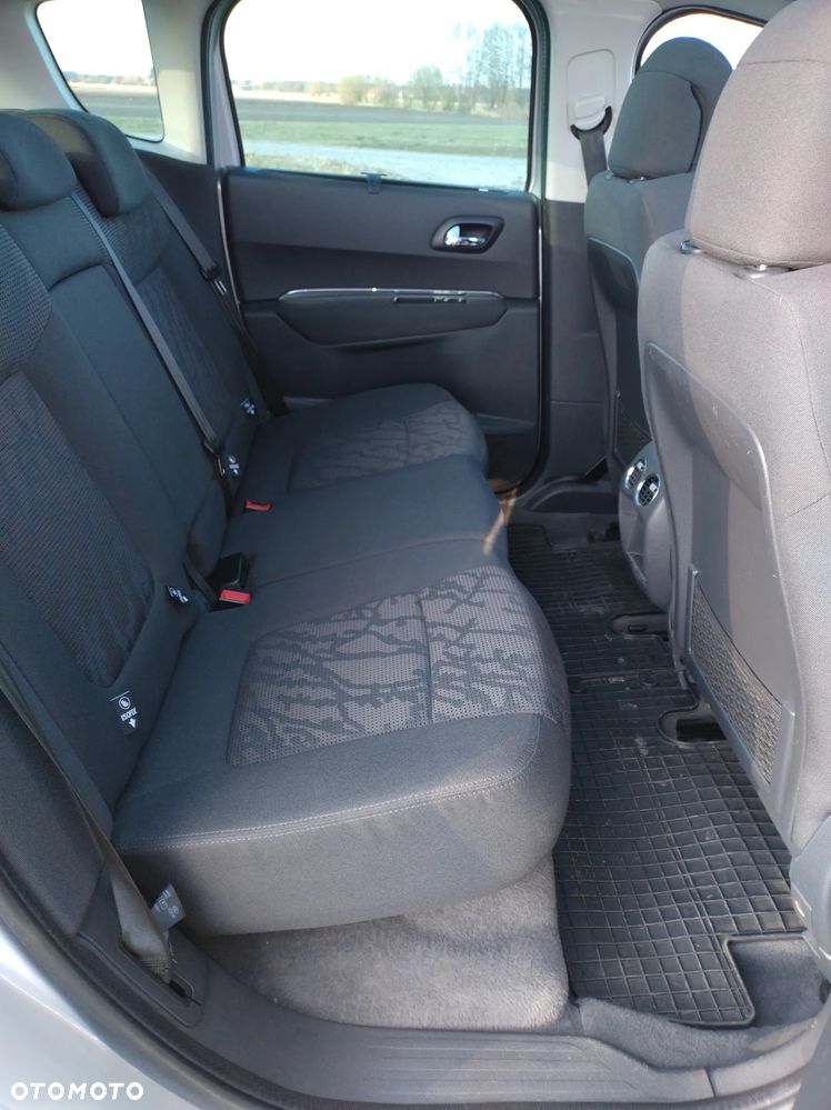 Peugeot 3008 1.6 HDi Active - 9