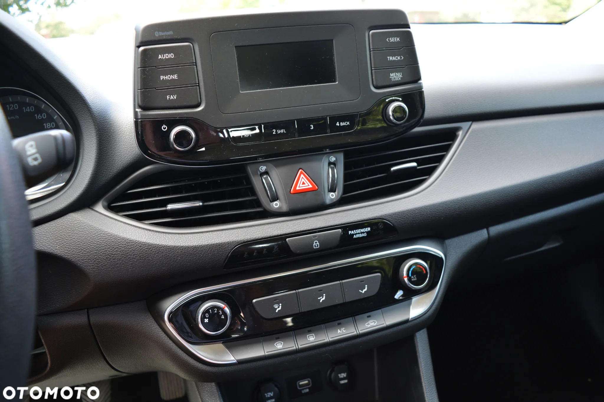 Hyundai i30 1.5 DPI Classic + - 15