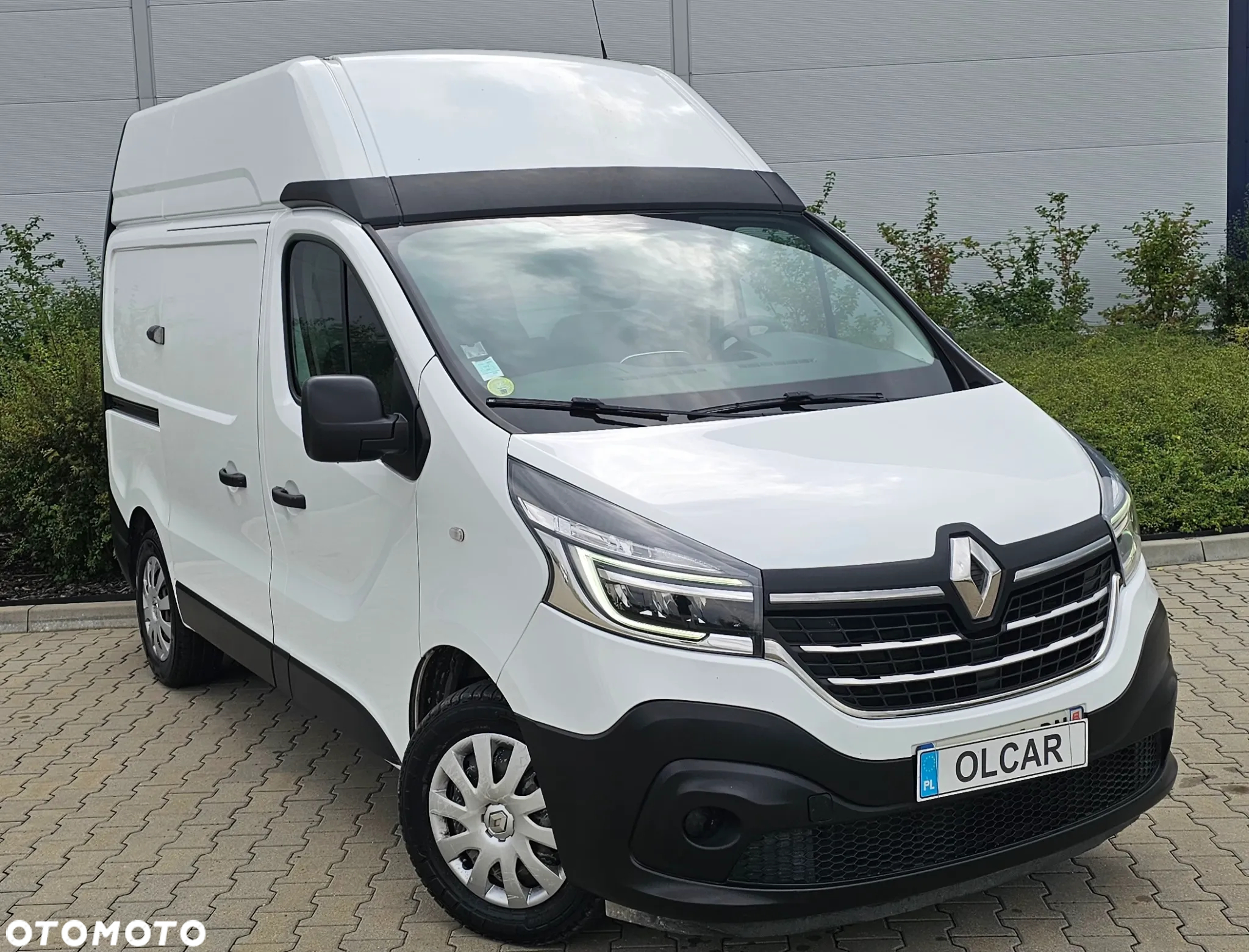 Renault TRAFIC - 2